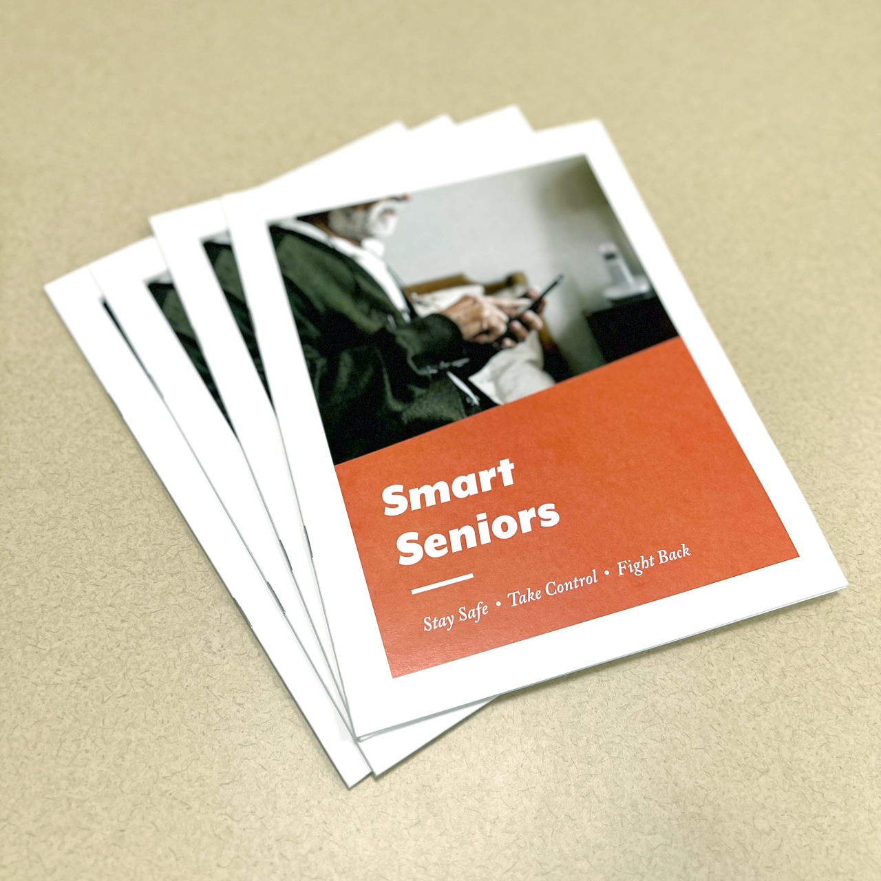 Pile de livrets Smart Seniors