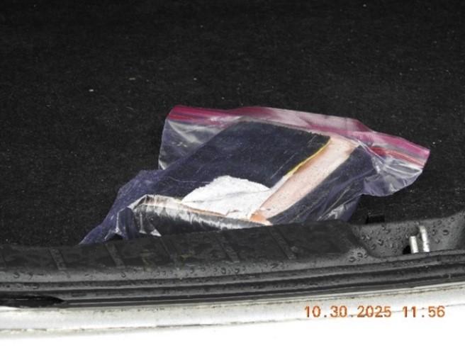 The kilogram of cocaine that Sanchez tossed into the parked car